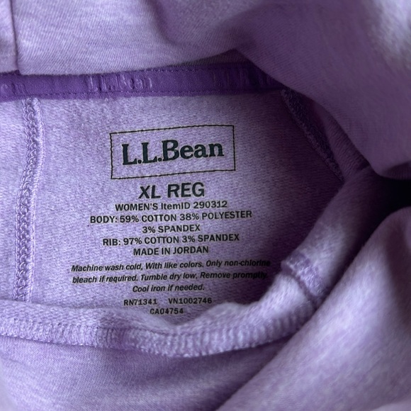 L.L. Bean sweatshirt with front pockets - Picture 2 of 3